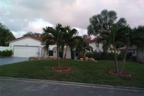 Снять в аренду виллу или дом в Корал-Спрингс, Флорида 4 спальни, 203.55м2, № 1934351 - фото 4