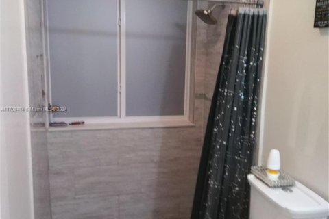 Снять в аренду виллу или дом в Корал-Спрингс, Флорида 4 спальни, 203.55м2, № 1934351 - фото 13