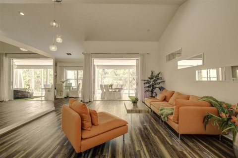 House in Homosassa, Florida 2 bedrooms, 166.76 sq.m. № 2116090 - photo 19