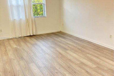 Снять в аренду виллу или дом в Майами, Флорида 5 спален, 316.24м2, № 2011932 - фото 9