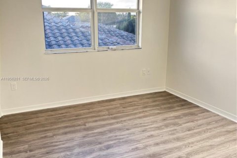 Снять в аренду виллу или дом в Майами, Флорида 5 спален, 316.24м2, № 2011932 - фото 12