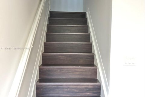 Снять в аренду виллу или дом в Майами, Флорида 5 спален, 316.24м2, № 2011932 - фото 6