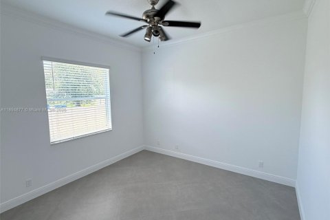 House in Port St. Lucie, Florida 6 bedrooms, 265.24 sq.m. № 2077052 - photo 20