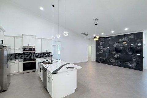 House in Port St. Lucie, Florida 6 bedrooms, 265.24 sq.m. № 2077052 - photo 13