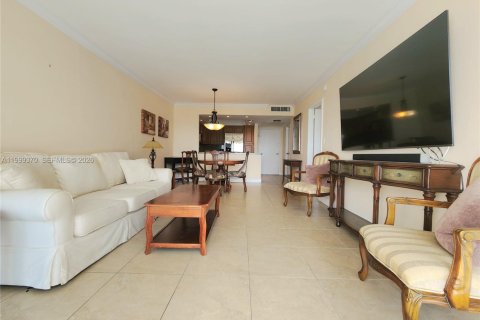 Купить кондоминиум в Халландейл-Бич, Флорида 1 спальня, 68.38м2, № 2064130 - фото 4