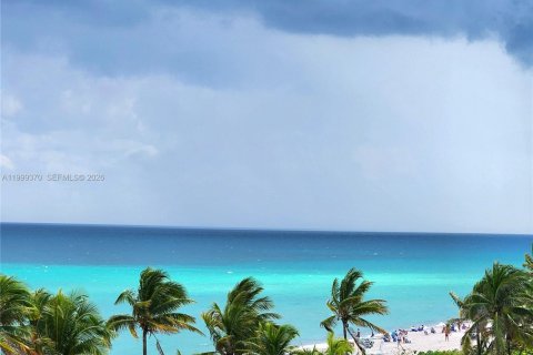 Купить кондоминиум в Халландейл-Бич, Флорида 1 спальня, 68.38м2, № 2064130 - фото 18