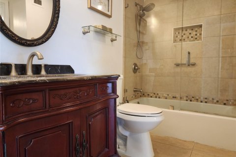 Купить кондоминиум в Халландейл-Бич, Флорида 1 спальня, 68.38м2, № 2064130 - фото 12