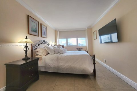 Купить кондоминиум в Халландейл-Бич, Флорида 1 спальня, 68.38м2, № 2064130 - фото 11