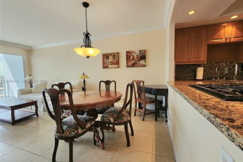 Купить кондоминиум в Халландейл-Бич, Флорида 1 спальня, 68.38м2, № 2064130 - фото 7