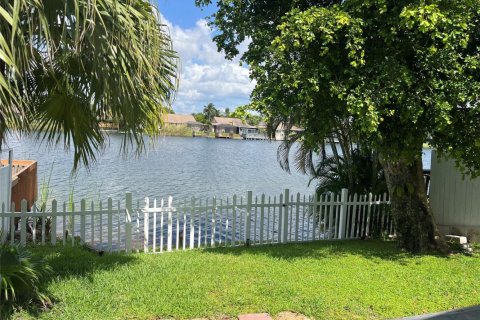 Villa ou maison à louer à Dania Beach, Floride: 3 chambres, 105.07 m2 № 2350746 - photo 28