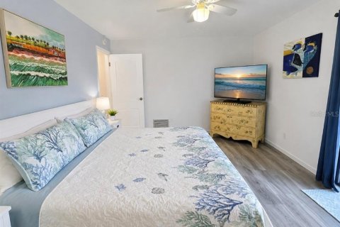 Купить виллу или дом в Эджуотер, Флорида 8 комнат, 171.31м2, № 2321380 - фото 21