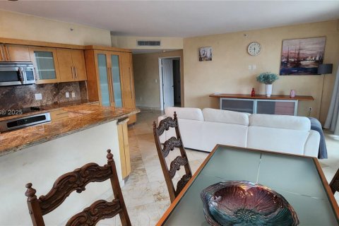 Condo in Sunny Isles Beach, Florida, 3 bedrooms  № 2081469 - photo 5
