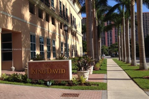 Condo in Sunny Isles Beach, Florida, 3 bedrooms  № 2081469 - photo 19