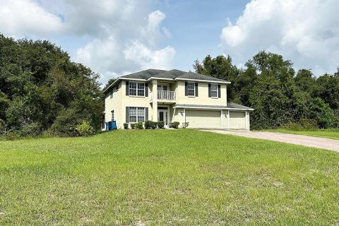House in Orange City, Florida 5 bedrooms, 241.36 sq.m. № 1905000 - photo 1