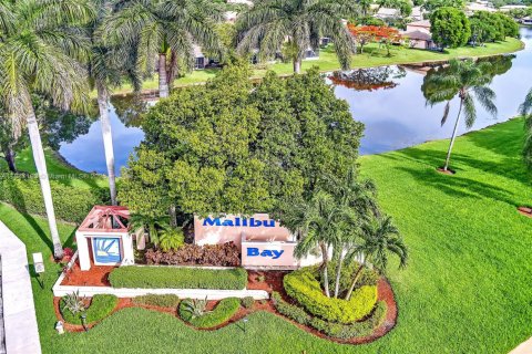 Купить виллу или дом в Пемброк-Пайнс, Флорида 3 спальни, 111.85м2, № 1932781 - фото 2