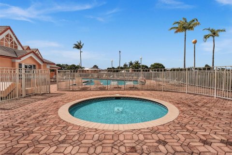 Купить виллу или дом в Пемброк-Пайнс, Флорида 3 спальни, 111.85м2, № 1932781 - фото 26