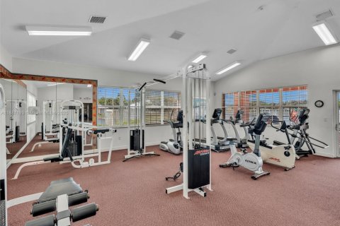 Купить виллу или дом в Пемброк-Пайнс, Флорида 3 спальни, 111.85м2, № 1932781 - фото 29