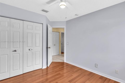 Купить виллу или дом в Пемброк-Пайнс, Флорида 3 спальни, 111.85м2, № 1932781 - фото 15