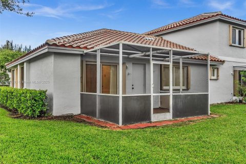 Купить виллу или дом в Пемброк-Пайнс, Флорида 3 спальни, 111.85м2, № 1932781 - фото 18