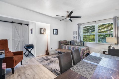 Commercial property in Miami, Florida 213.12 sq.m. № 1992719 - photo 21