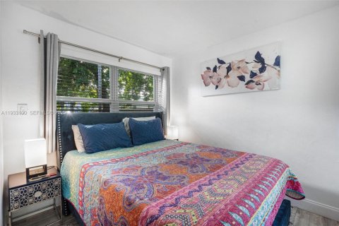 Commercial property in Miami, Florida 213.12 sq.m. № 1992719 - photo 25