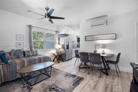 Commercial property in Miami, Florida 213.12 sq.m. № 1992719 - photo 22