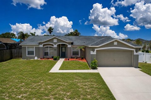 House in Riverview, Florida 5 bedrooms, 191.38 sq.m. № 2138172