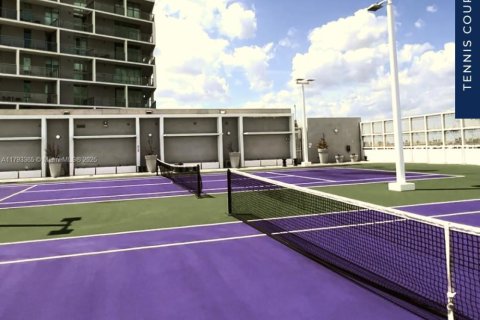 Condo in Sunrise, Florida, 2 bedrooms  № 1959276 - photo 20