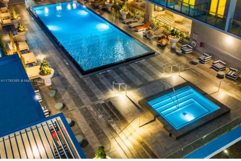 Condo in Sunrise, Florida, 2 bedrooms  № 1959276 - photo 17