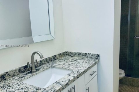 Copropriété à louer à Hollywood, Floride: 2 chambres, 105.17 m2 № 2076403 - photo 19