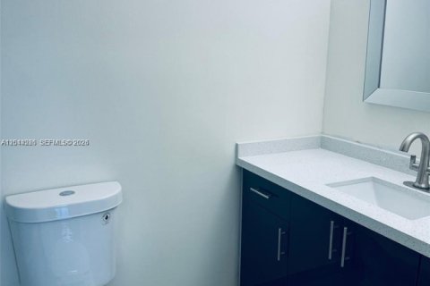 Copropriété à louer à Hollywood, Floride: 2 chambres, 105.17 m2 № 2076403 - photo 11
