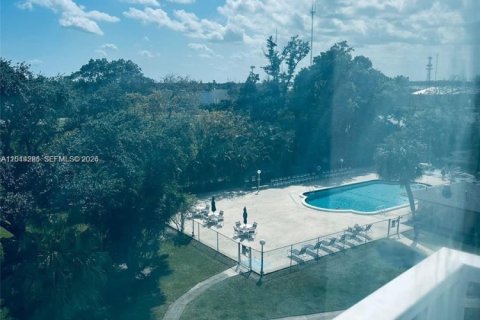 Copropriété à louer à Hollywood, Floride: 2 chambres, 105.17 m2 № 2076403 - photo 21