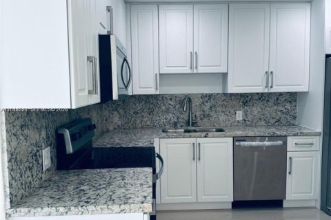 Condo à Hollywood, Floride, 2 chambres  № 2076403