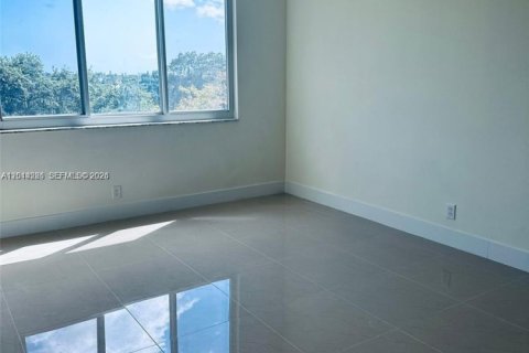 Copropriété à louer à Hollywood, Floride: 2 chambres, 105.17 m2 № 2076403 - photo 10