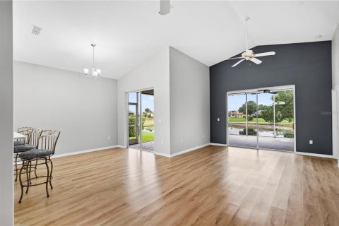 Villa ou maison à vendre à Weeki Wachee, Floride: 3 chambres, 164.34 m2 № 2280017 - photo 13
