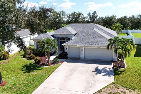 House in Parrish, Florida 4 bedrooms, 210.05 sq.m. № 2362508