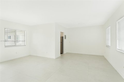Appartement à louer à Miami Beach, Floride: 1 chambre, 65.03 m2 № 1929098 - photo 3