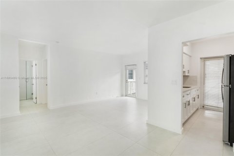 Appartement à louer à Miami Beach, Floride: 1 chambre, 65.03 m2 № 1929098 - photo 2