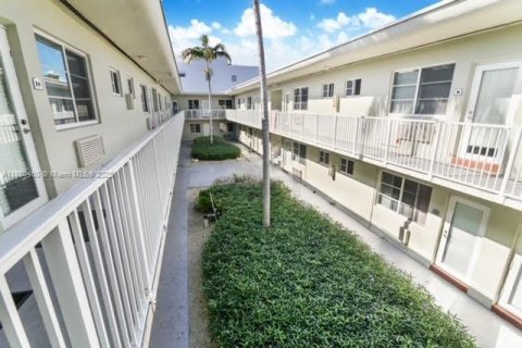 Appartement à louer à Miami Beach, Floride: 1 chambre, 65.03 m2 № 1929098 - photo 14