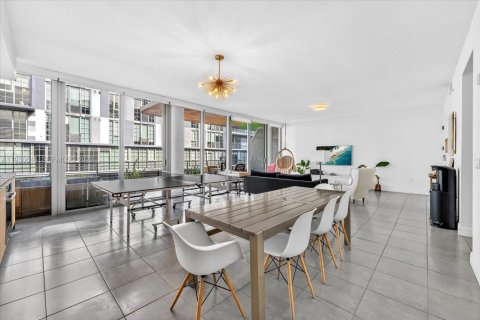 Condominio en alquiler en Miami, Florida, 2 dormitorios, 131.92 m2 № 2054471 - foto 10