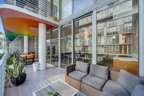 Condominio en alquiler en Miami, Florida, 2 dormitorios, 131.92 m2 № 2054471 - foto 6