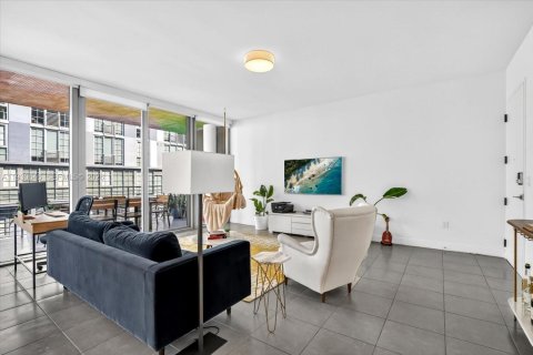 Condominio en alquiler en Miami, Florida, 2 dormitorios, 131.92 m2 № 2054471 - foto 13