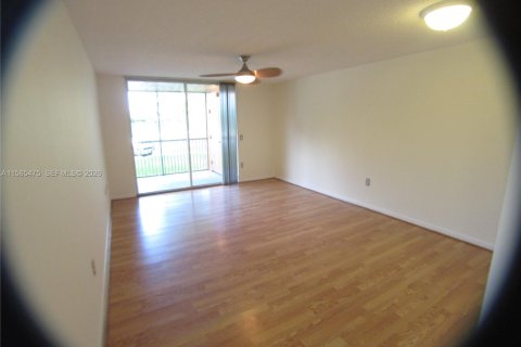 Condominio en venta en Doral, Florida, 1 dormitorio, 75.25 m2 № 2090265 - foto 4