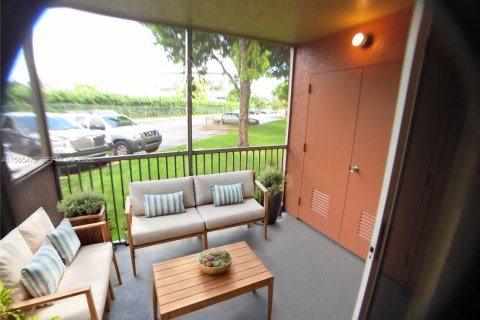 Condominio en venta en Doral, Florida, 1 dormitorio, 75.25 m2 № 2090265 - foto 7