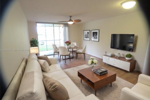 Condominio en venta en Doral, Florida, 1 dormitorio, 75.25 m2 № 2090265 - foto 3