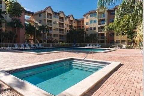 Condominio en venta en Doral, Florida, 1 dormitorio, 75.25 m2 № 2090265 - foto 18
