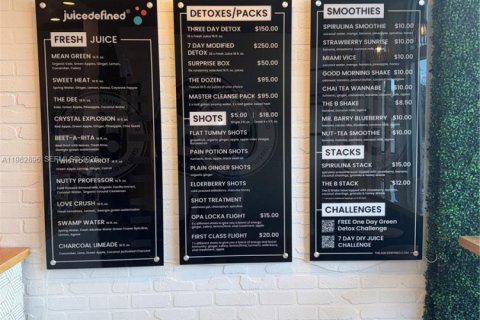 Commercial property in Opa-locka, Florida № 2049776 - photo 4