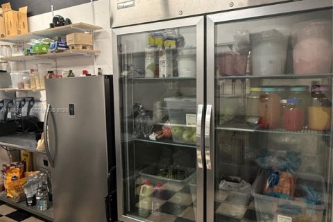 Commercial property in Opa-locka, Florida № 2049776 - photo 7