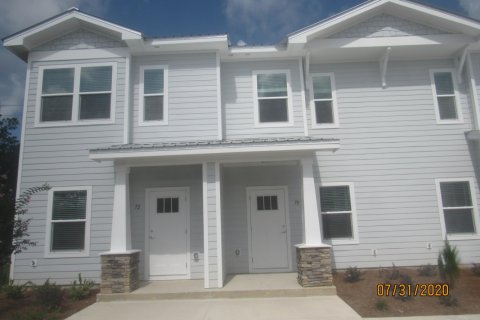 Townhouse in Freeport, Florida 2 bedrooms, 104.79 sq.m. № 562075 - photo 1