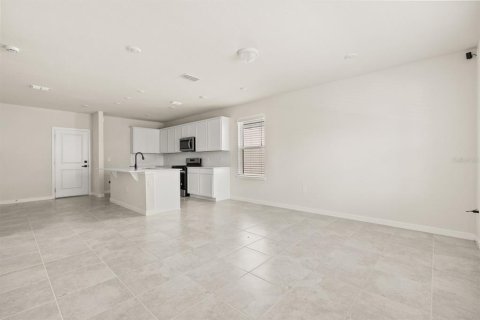Villa ou maison à vendre à Apopka, Floride: 3 chambres, 175.03 m2 № 1904580 - photo 2